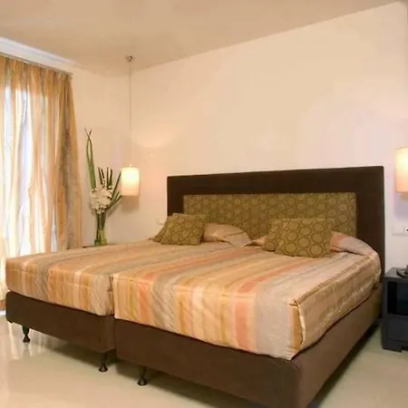 Palm & Hotel 4*